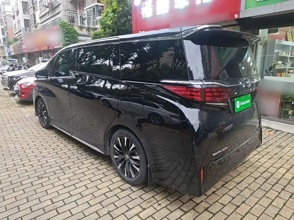 Toyota Alphard — фото 6