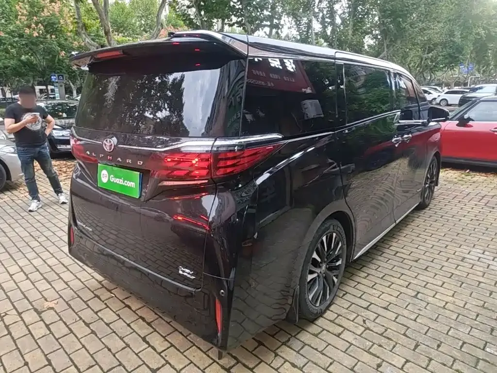 Toyota Alphard — фото 7