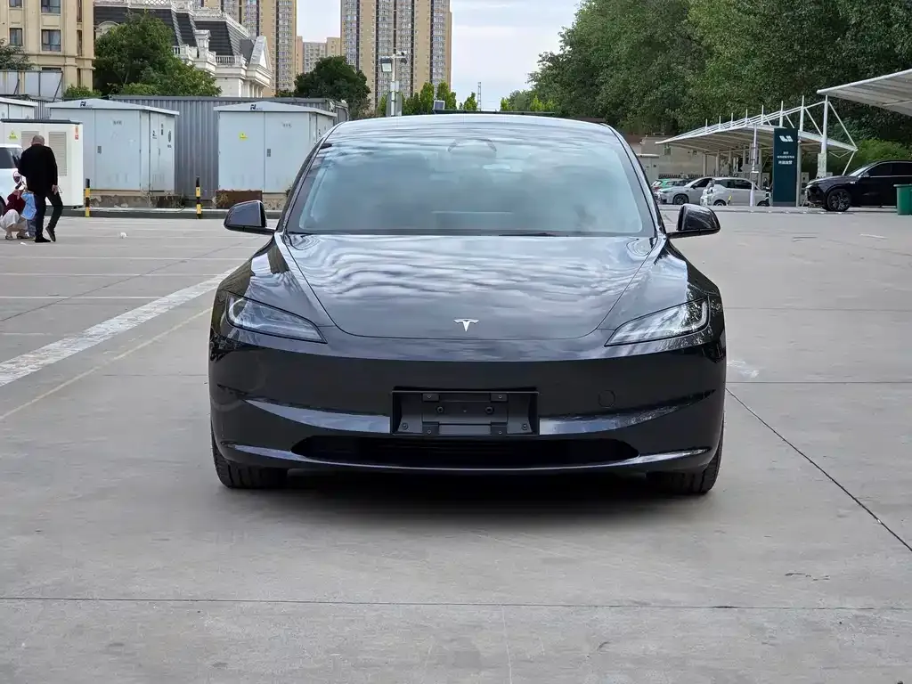 Tesla Model 3 — фото 6