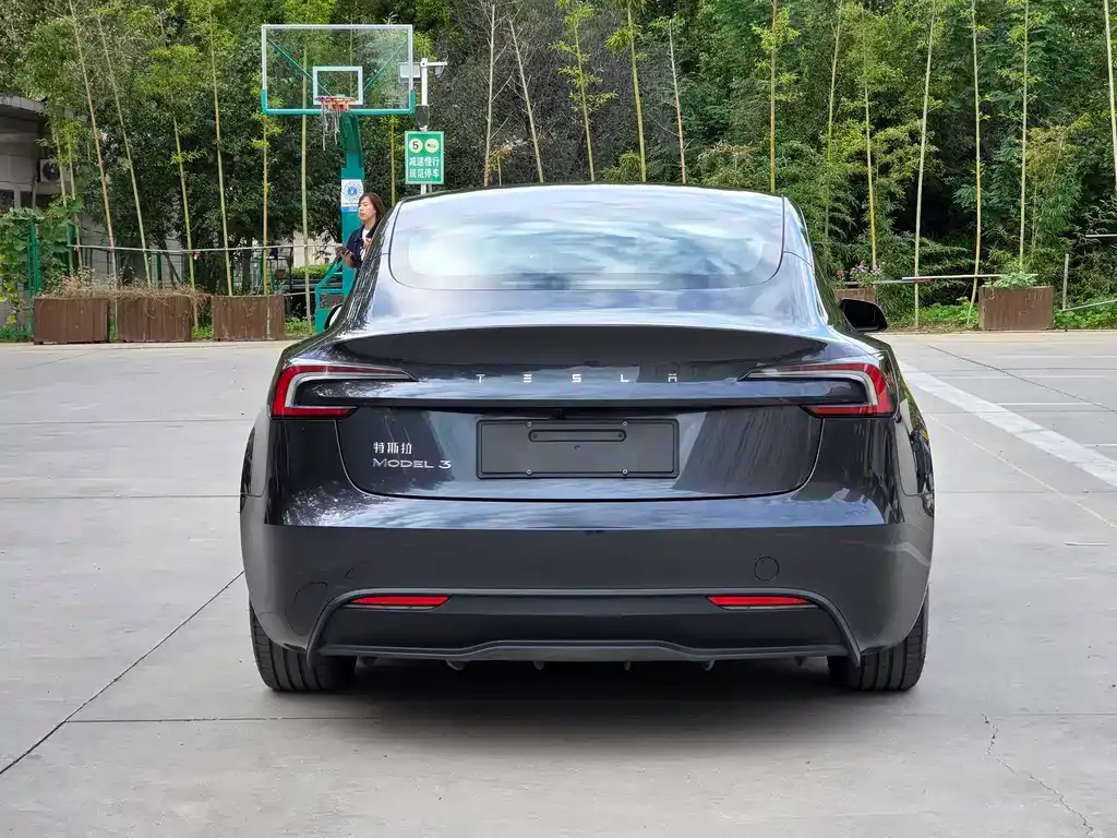 Tesla Model 3 — фото 2