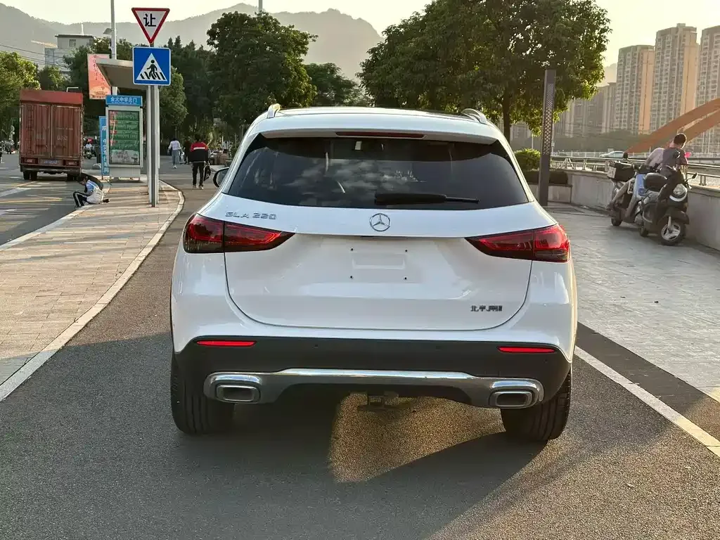 Mercedes-Benz GLA — фото 8