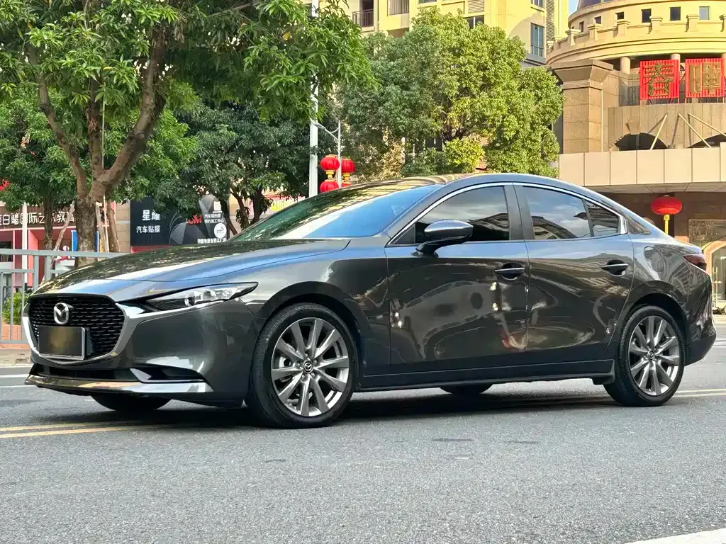 Mazda 3 Axela — фото 1