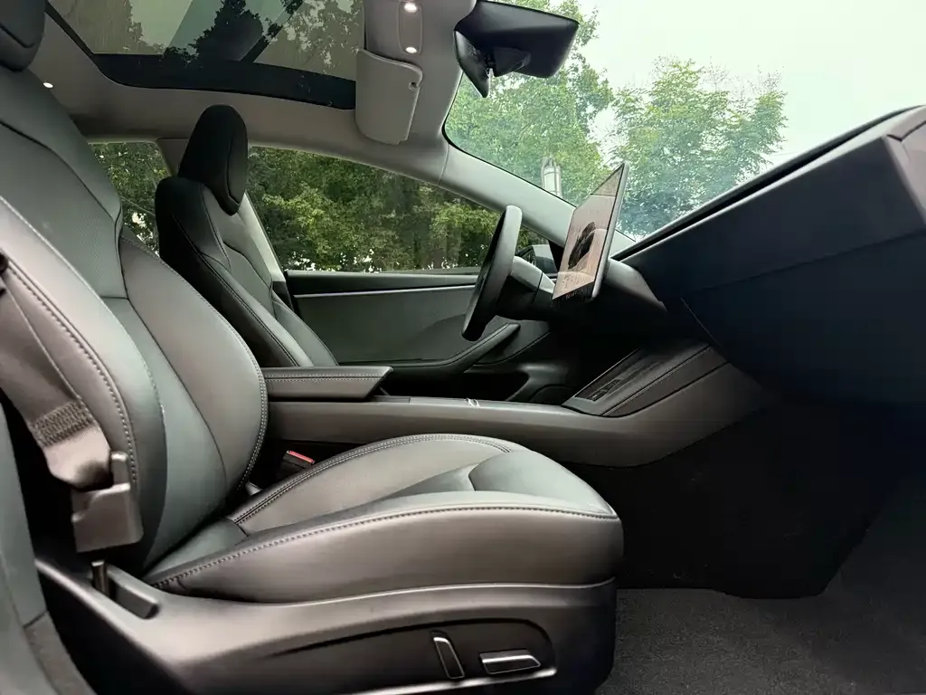 Tesla Model 3 — фото 3