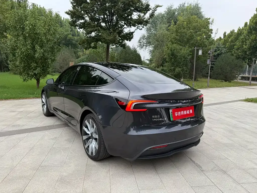 Tesla Model 3 — фото 9