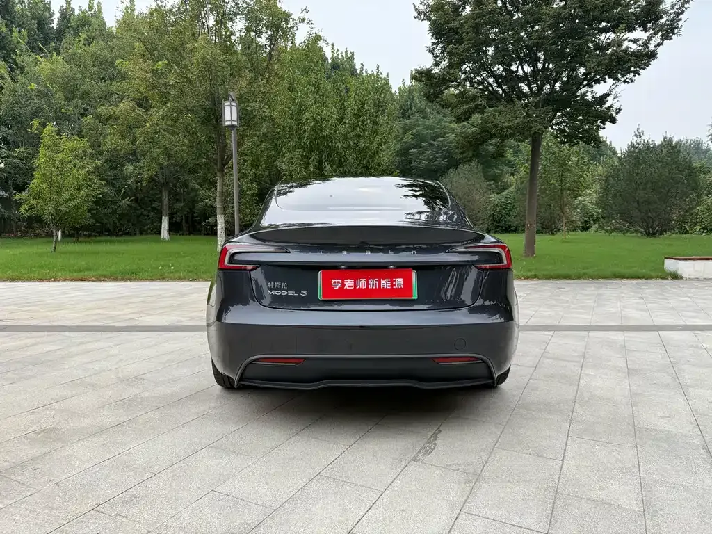 Tesla Model 3 — фото 5