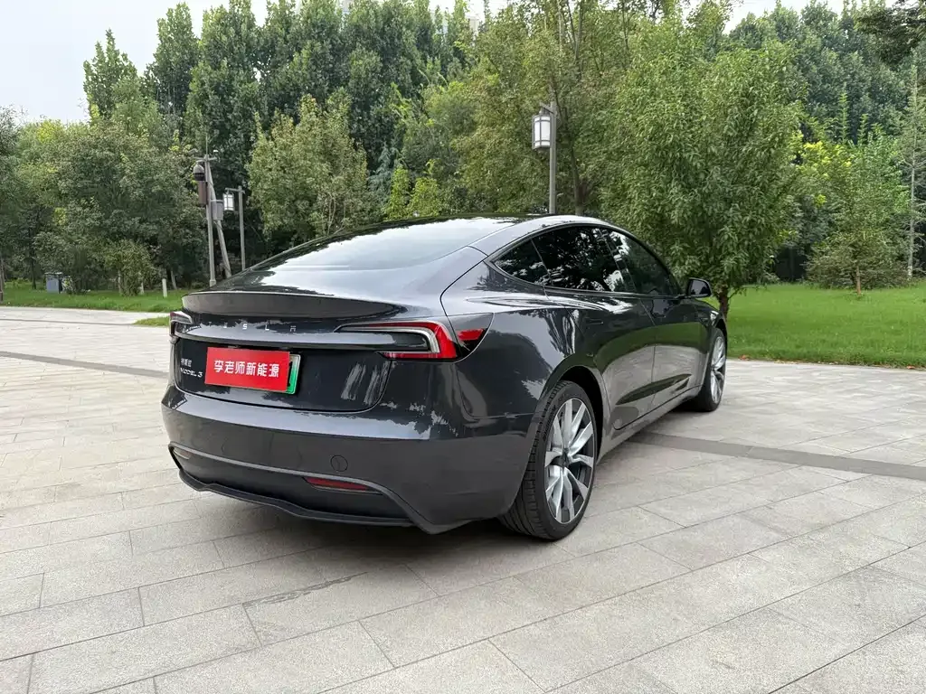 Tesla Model 3 — фото 10
