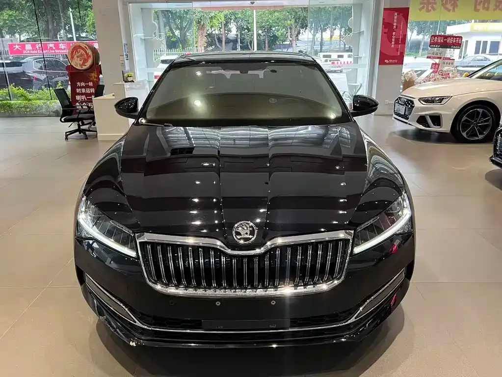 Skoda Superb — фото 6