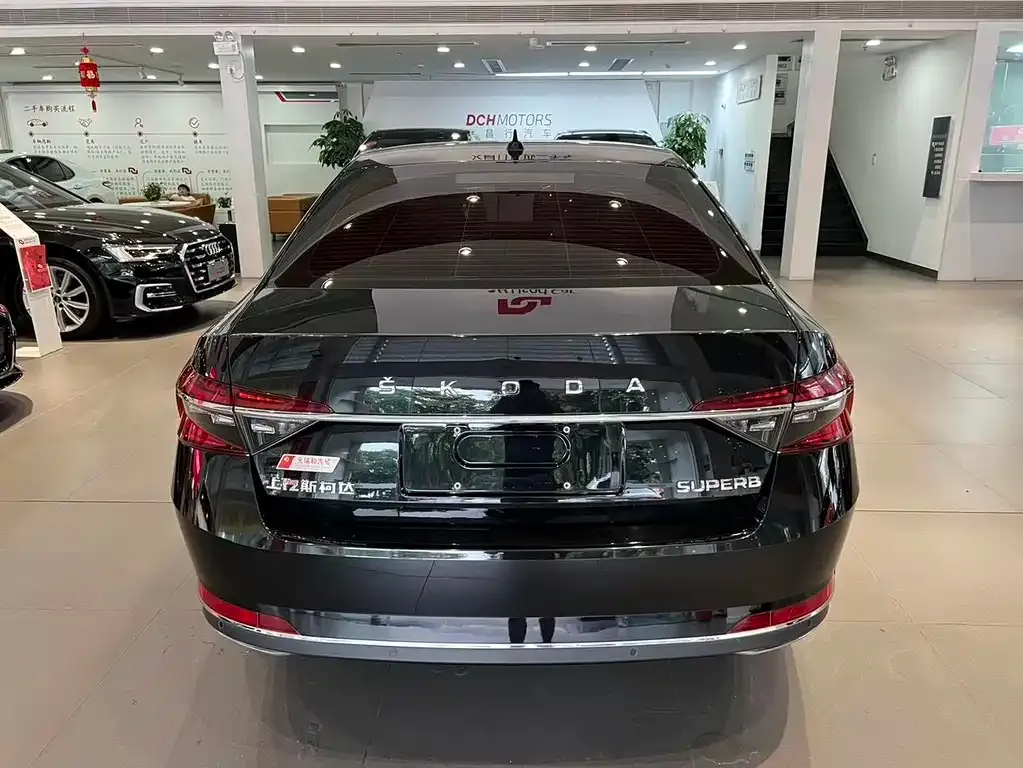 Skoda Superb — фото 7