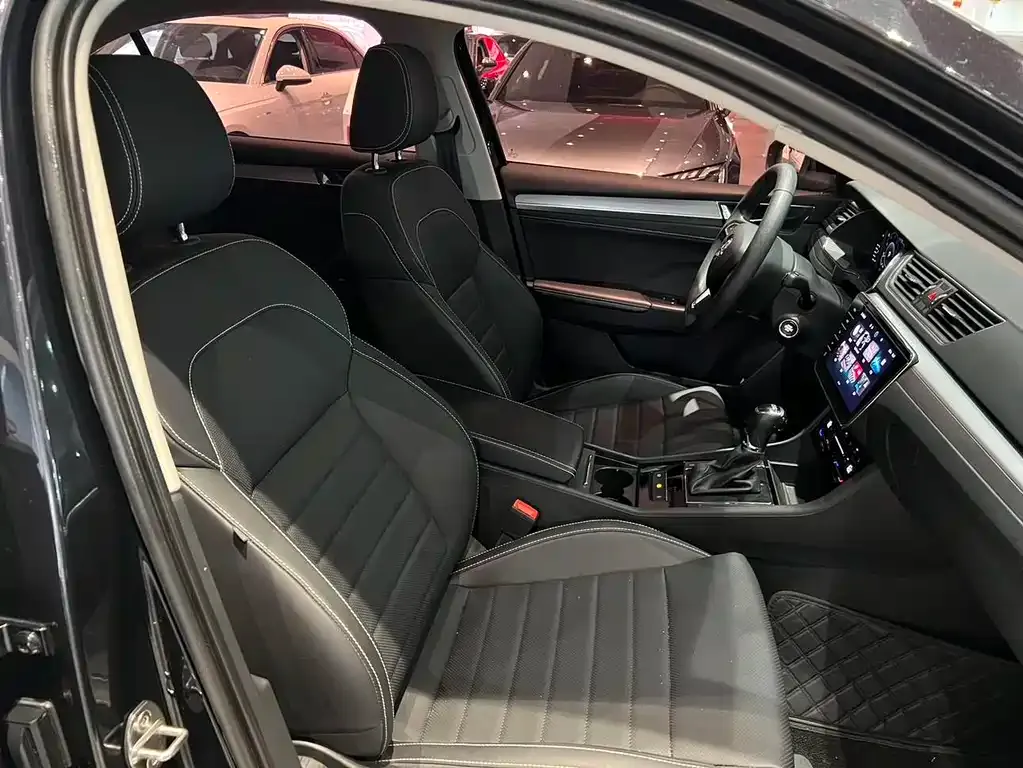 Skoda Superb — фото 3
