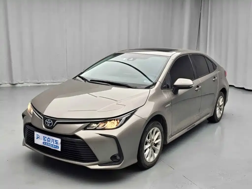 Toyota Corolla — фото 1