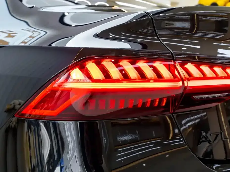 Audi A7L — фото 2