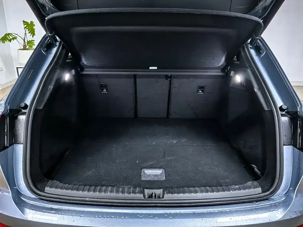 Audi Q4 e-tron — фото 10