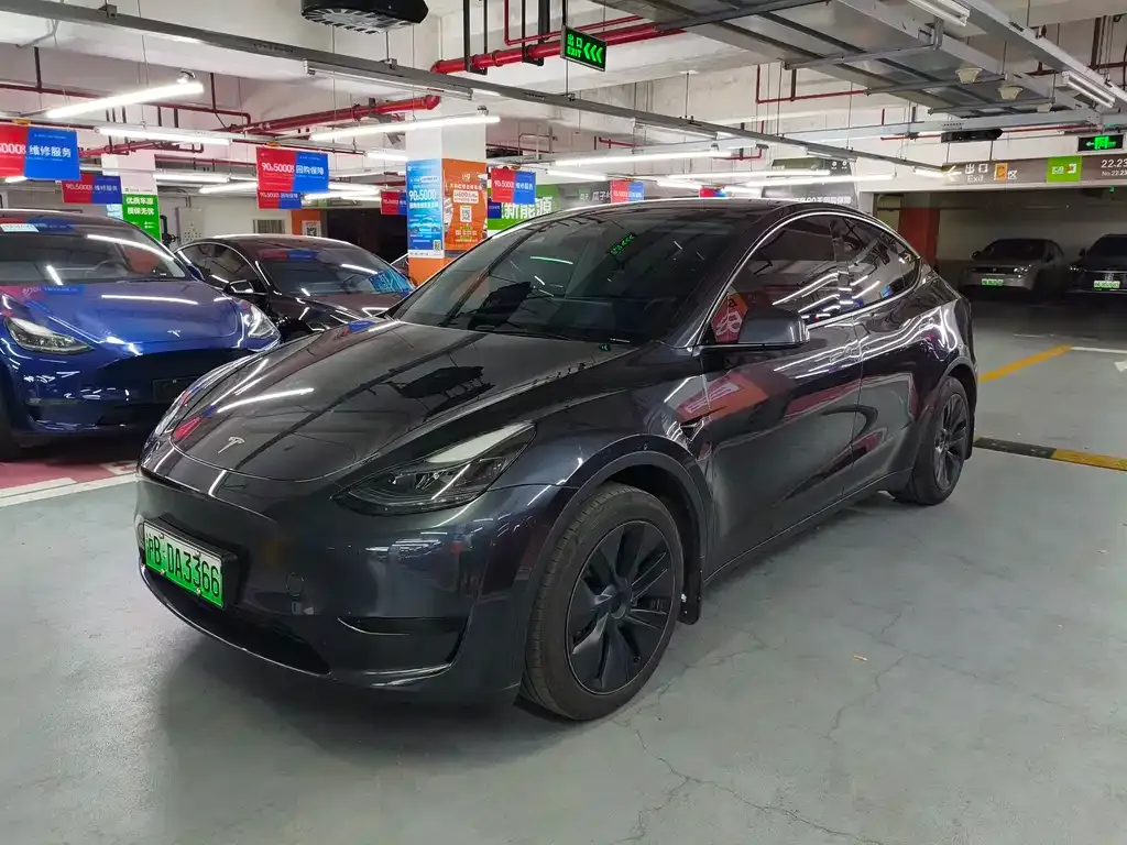 Tesla Model Y — фото 1