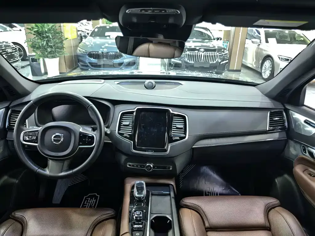 Volvo XC90 — фото 2