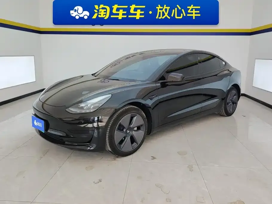 Tesla Model 3 — фото 1