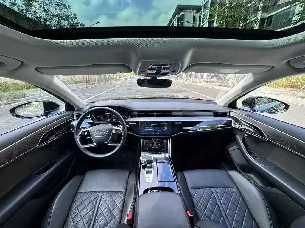 Audi A8 — фото 8