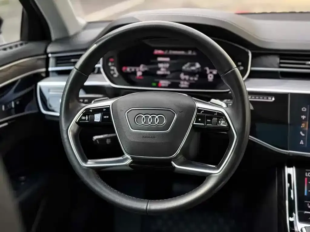 Audi A8 — фото 4