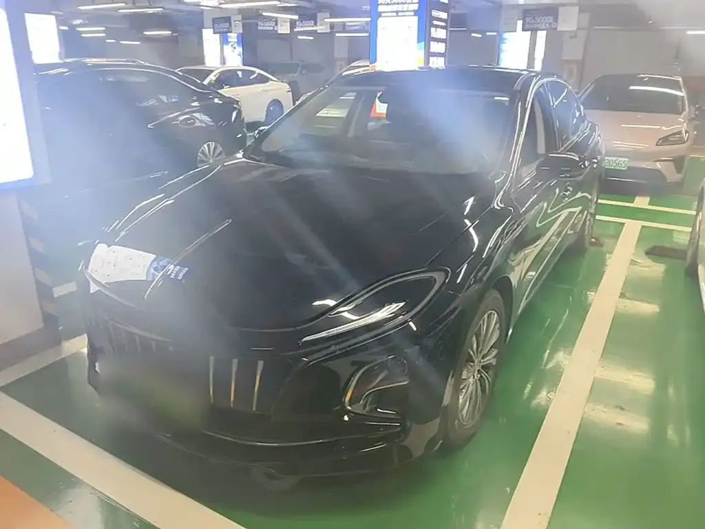 Hongqi E-QM5 — фото 2