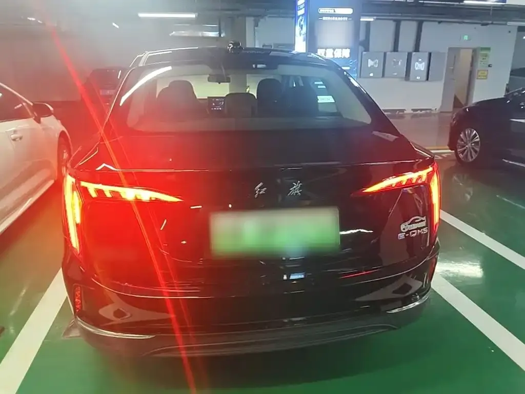 Hongqi E-QM5 — фото 3