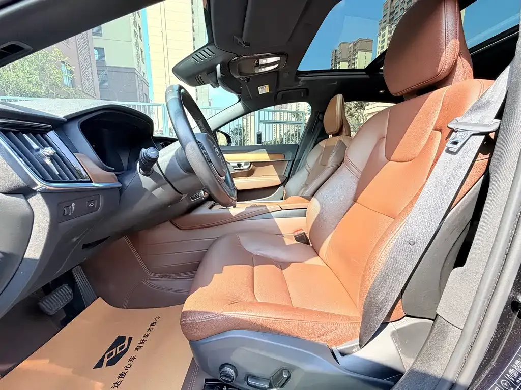 Volvo S90 — фото 3