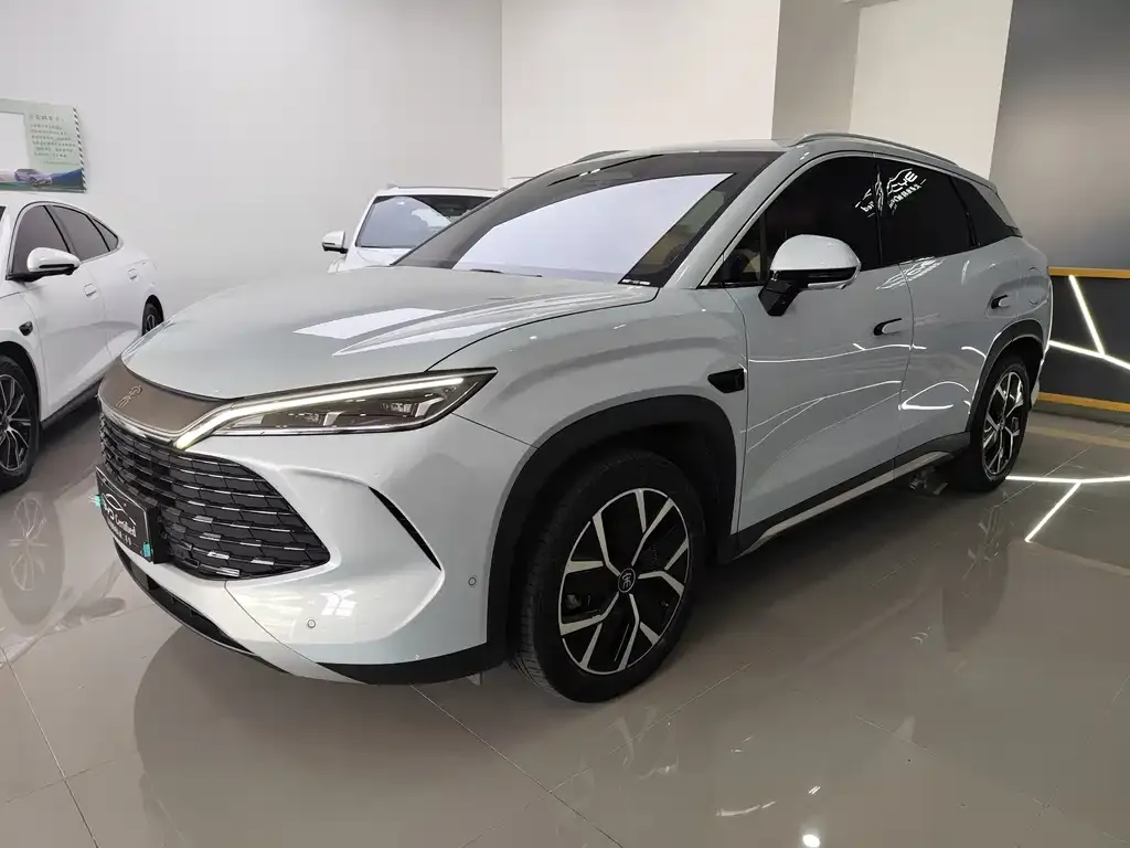 BYD L DM-i — фото 1