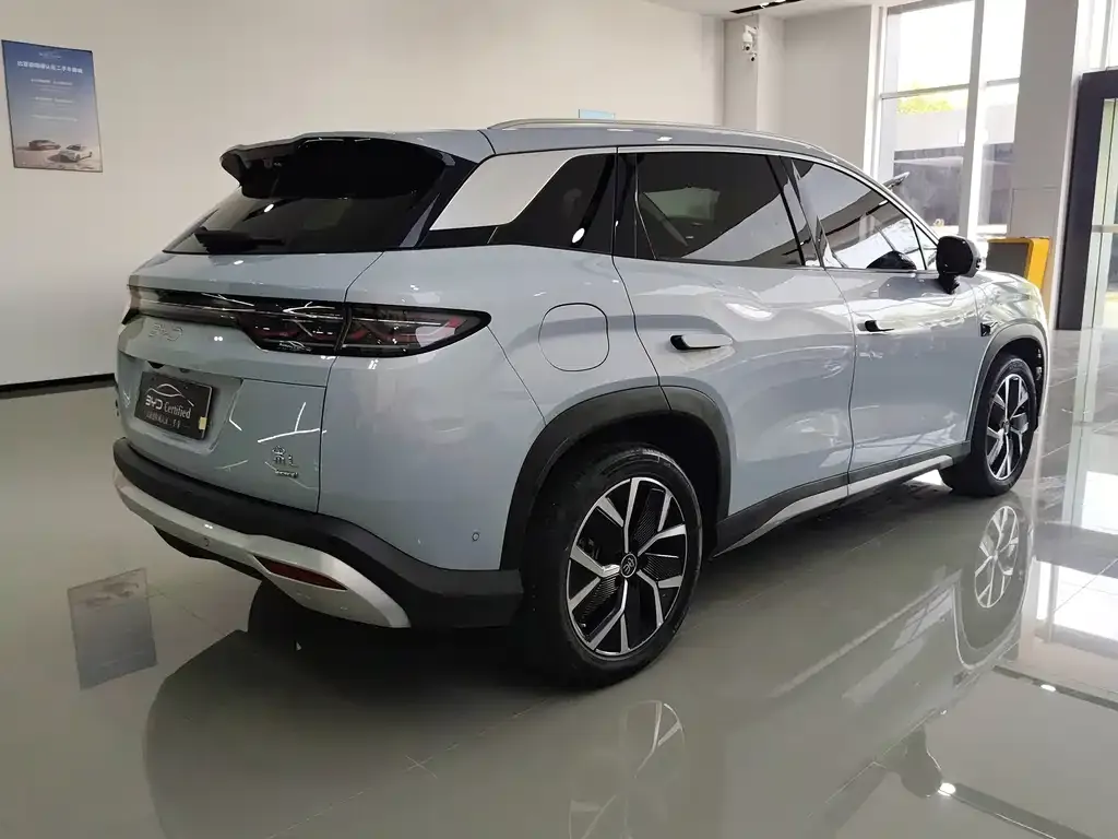 BYD L DM-i — фото 9