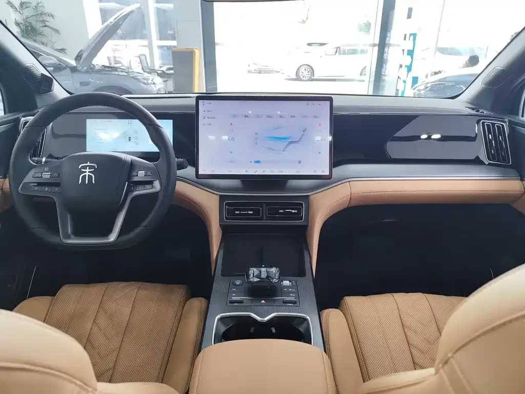BYD L DM-i — фото 2
