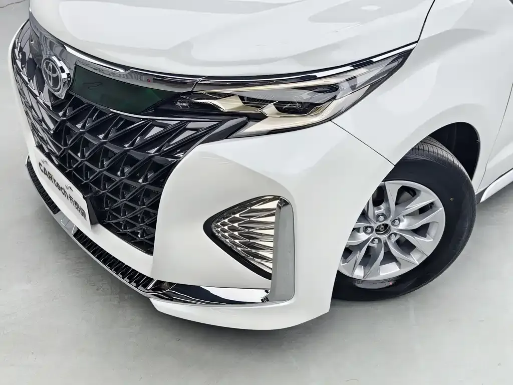 Toyota Granvia — фото 9