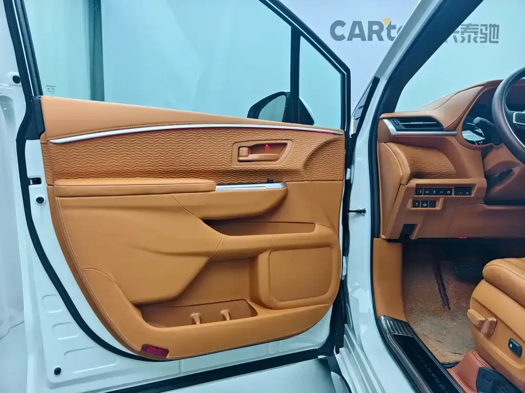 Toyota Granvia — фото 8