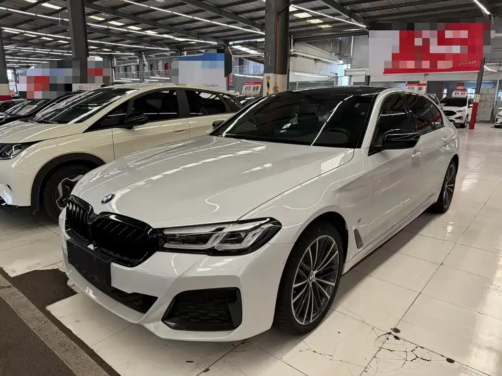 BMW 5 Series — фото 1