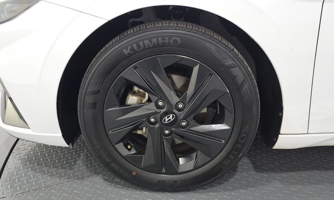 Hyundai AVANTE — фото 10