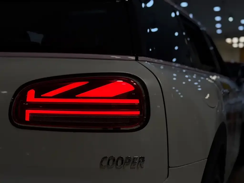 MINI Clubman — фото 2