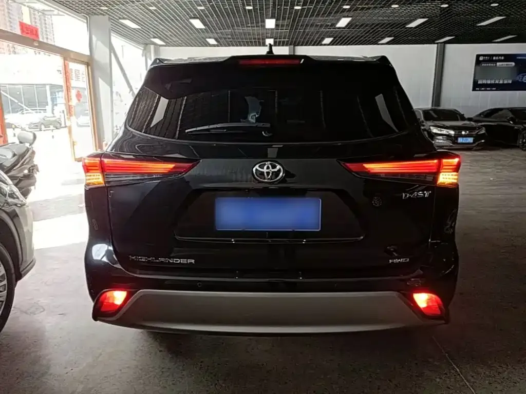 Toyota Highlander — фото 9
