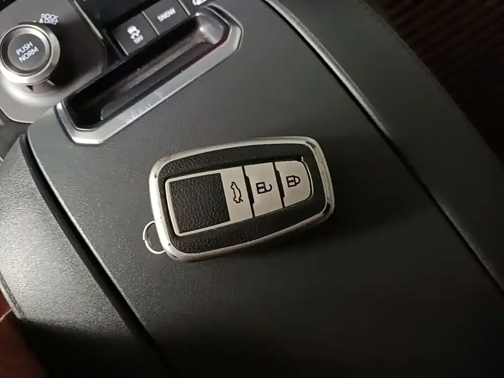 Toyota Highlander — фото 5