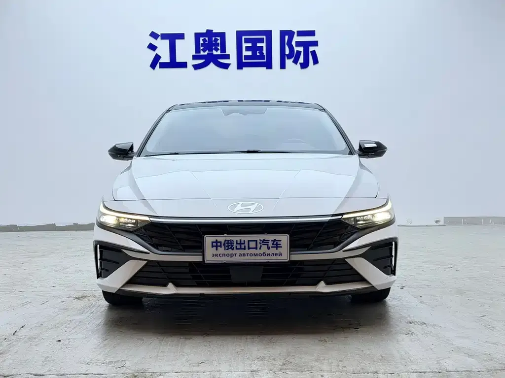 Hyundai Elantra — фото 7