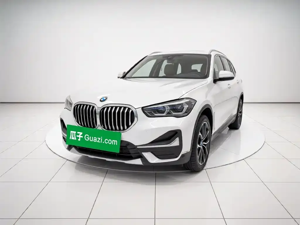 BMW X1 — фото 1