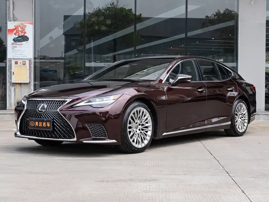 Lexus LS — фото 1