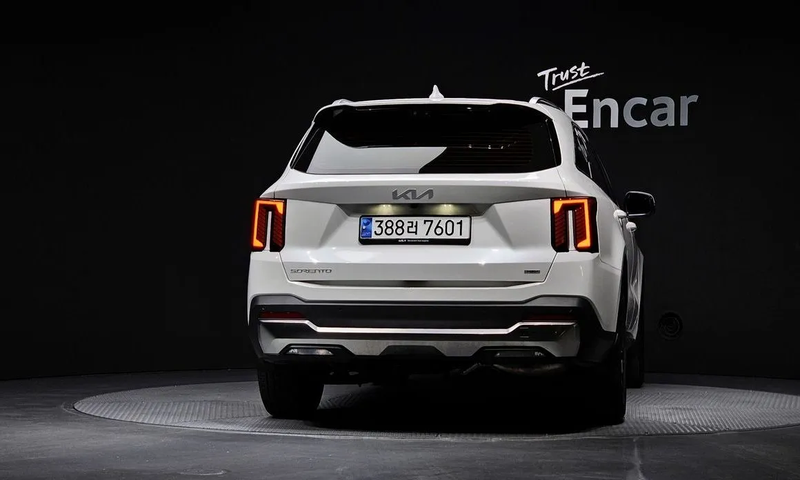 Kia Sorento — фото 7