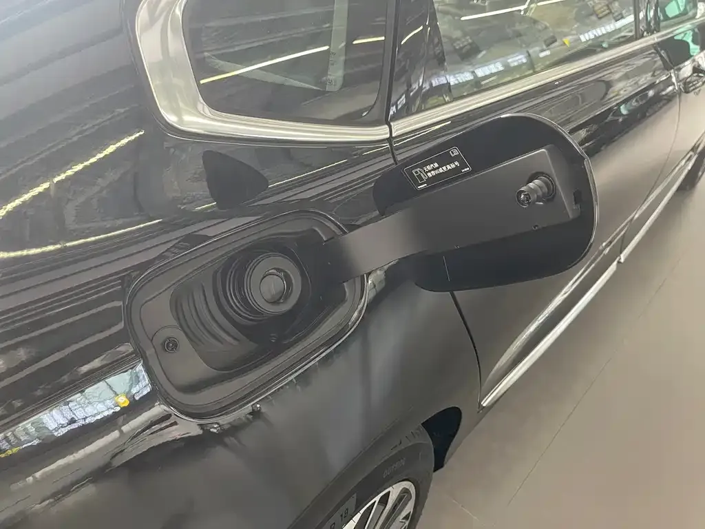 Volvo S90 — фото 10