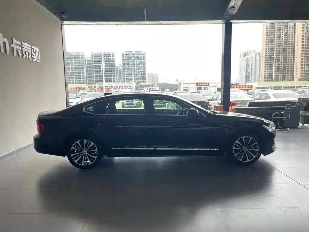 Volvo S90 — фото 4