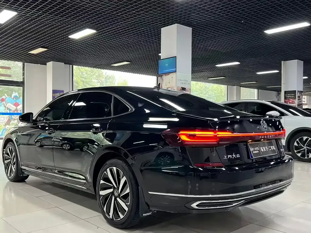 Volkswagen Passat — фото 6