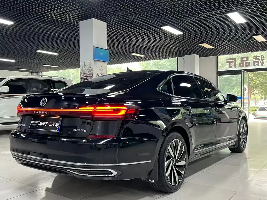 Volkswagen Passat — фото 8