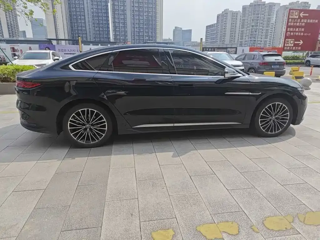 BYD Han — фото 10