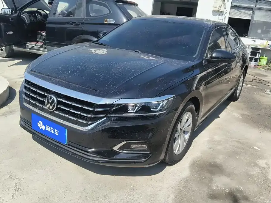 Volkswagen Passat — фото 1