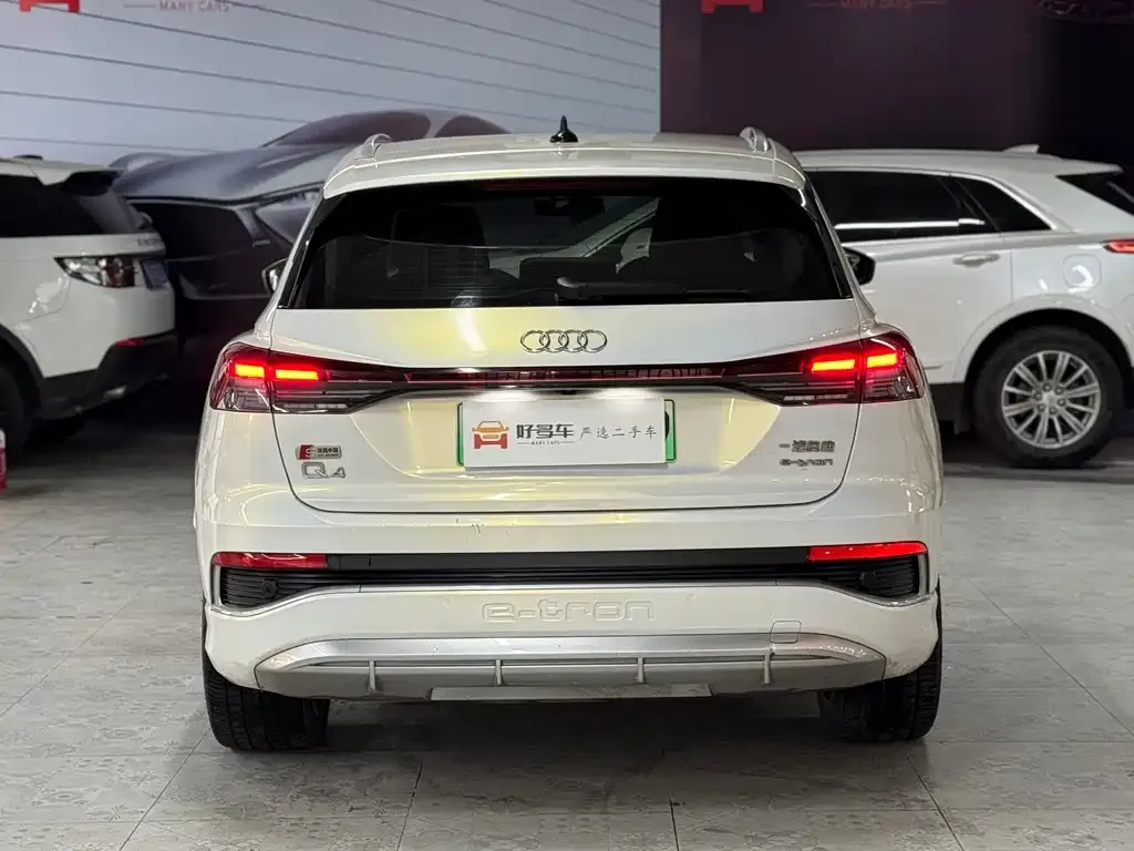 Audi Q4 e-tron — фото 2