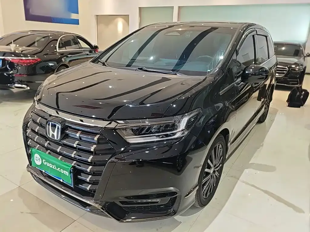 Honda Elysion — фото 1