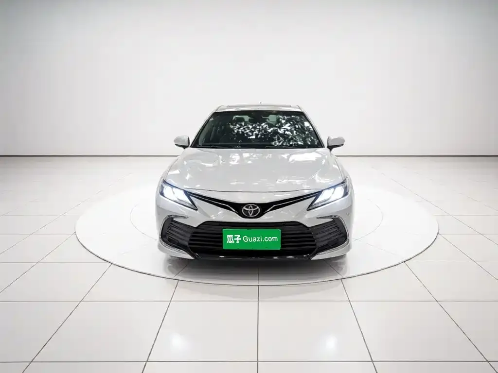 Toyota Camry — фото 4