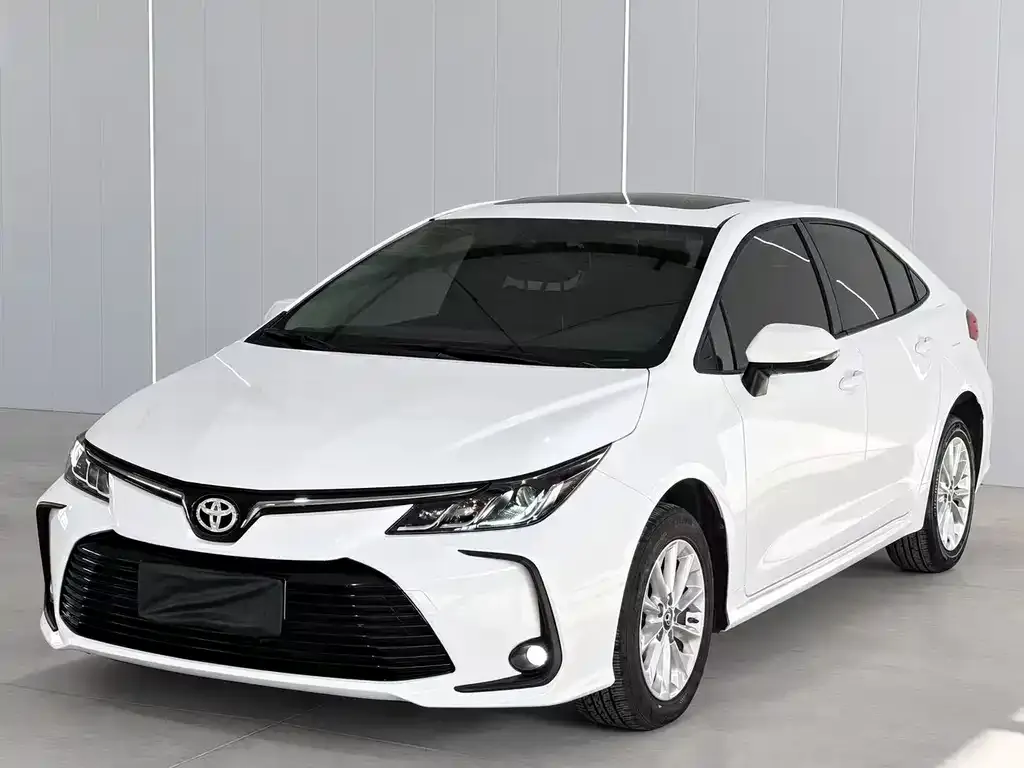 Toyota Corolla — фото 1
