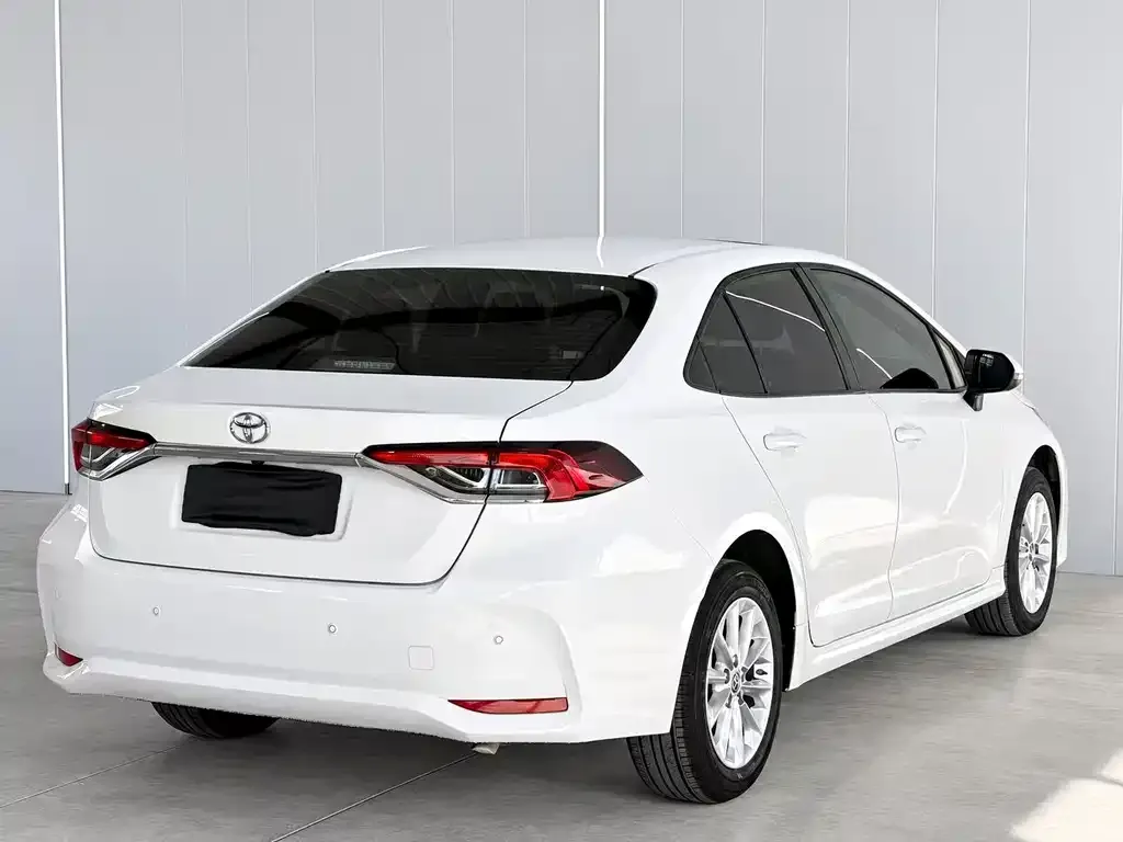 Toyota Corolla — фото 8