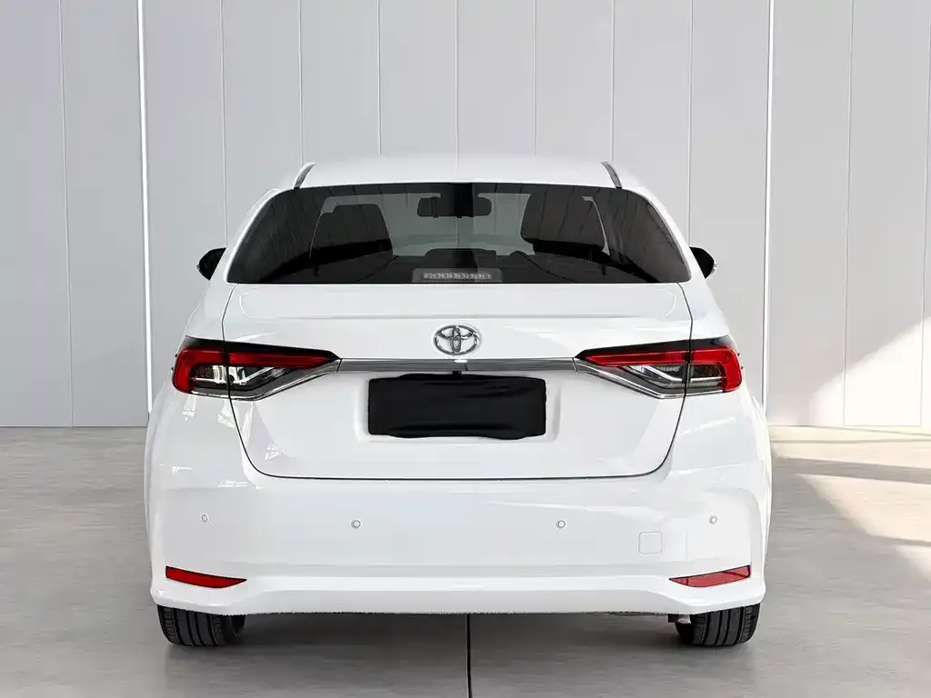 Toyota Corolla — фото 9